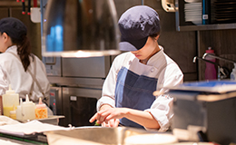 未経験でも安心してください！先輩が丁寧に教えていきます。